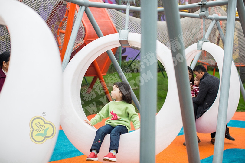 城市空間兒童主題運(yùn)動公園設(shè)備定制